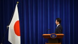 Тялото на бившия японски премиер пристига в Токио
