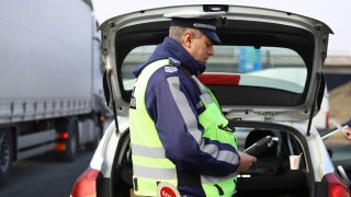 Пътна полиция установи за ден 12 шофьори седнали зад волана