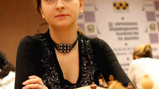 Стефанова изравни резултата в четвъртфинала срещу Мари Себаг