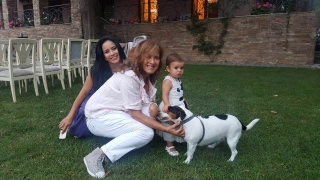 Катето Евро отвратена от зоопарка