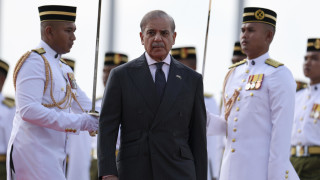 Пакистан си предложи услугите да е домакин на мирни преговори между САЩ и Иран