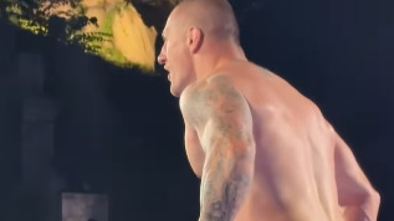 Гръмотевична победа за Кънчев! Нашето момче разби Пина пред екзалтираната публика в Античния театър