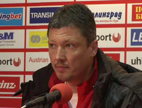 Червените смениха летния лагер