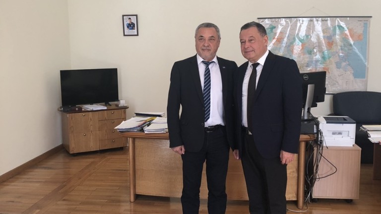 Симеонов уверява украинския посланик в приятелските желания на България