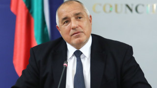 Чисти и удобни влакове с интернет иска премиерът