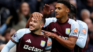 Английският Астън Вила предупреди феновете си да не показват политически