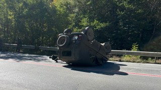 Военен автомобил се преобърна на Хаинбоаз малко след град Гурково