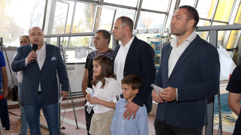 Министър Кралев даде старт на международния турнир по плуване в памет на Стефан Попов - Замората
