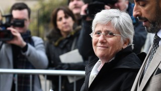 Бившият каталунски министър на образованието Клара Понсати се е предала