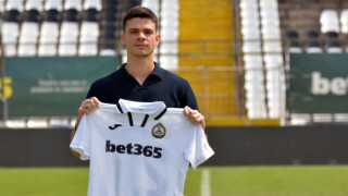 Никола Савич дебютира в групата на Славия за мача с Черно море