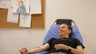 Десетки доброволци се включиха в кръводарителска акция на Военномедицинска академия