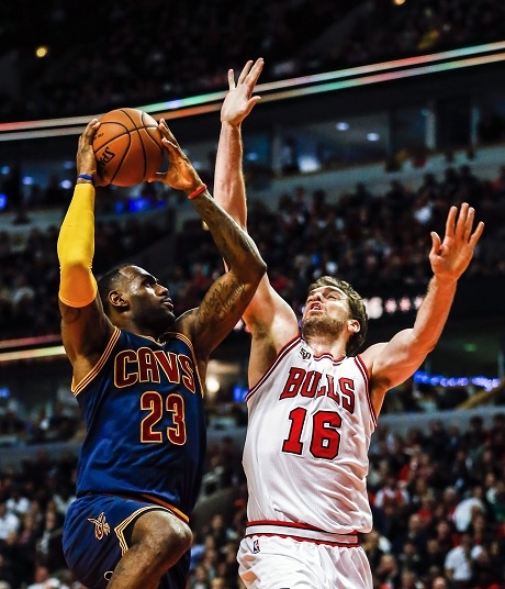 Леброн влезе в историята на спортна компания