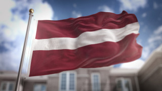 Президентът на Латвия Раймондс Вейонис е подписал закон за преминаване