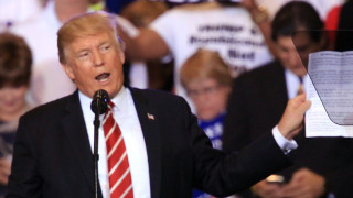 Американският президент Доналд Тръмп се зарече да затвори правителството ако