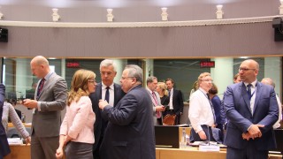 С малки стъпки Гърция и Македония сближават позициите си в опит