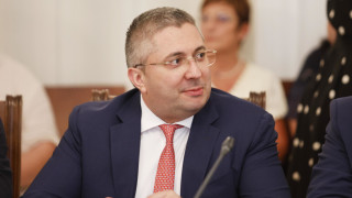 Подигравки в НС: Депутатите сравниха "Величие" с ChatGPT и TikTok