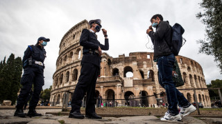 Италия направи задължително носенето на маска навън в цялата страна