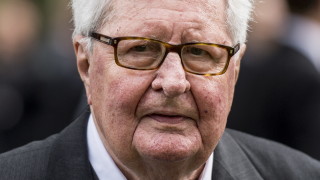 Ханс Йохен Фогел бившият лидер на лявоцентристката Социалдемократическа партия СПД почина