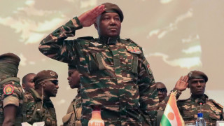 Лидерът на управляващата хунта в Нигер положи клетва като президент