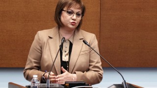 не спира Това заяви Корнелия Нинова по време на парламентарния