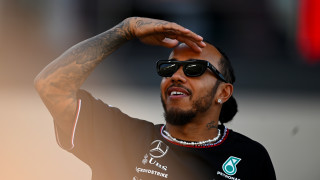 Преди година Люис Хамилтън шокира всички фенове на F1 обявявайки че