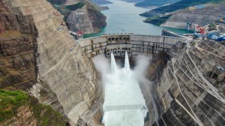 Китайската ВЕЦ Байхетан втората най мощна водноелектрическа централа в света
