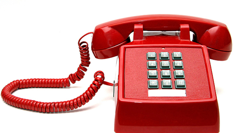 Столична община възстановява телефона за покупки за възрастни и самотни хора