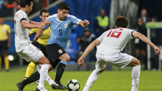 Япония изненада Уругвай във втория мач от група С на