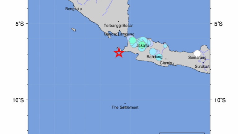 Мощно земетресение с магнитуд 6,7 по Рихтер разтърси индонезийския остров
