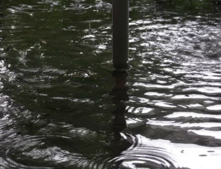 Река Топчийска наводни пет къщи в с. Каменово