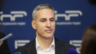 За всички който се питат как се сменя властта ето