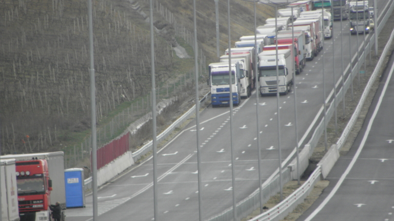 Километрично задръстване на ГКПП Промахон