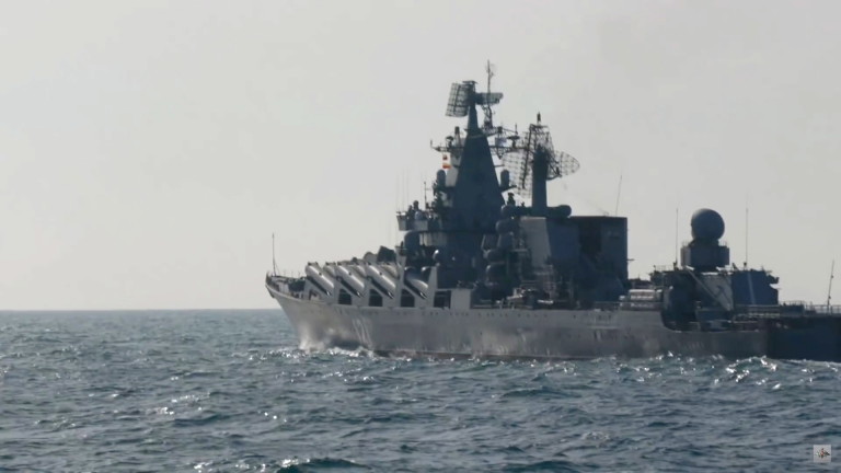 В социалните медии се появи снимка на крайцера "Москва"