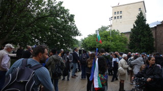 Втори протест в рамките на седмица се провежда пред Президентството