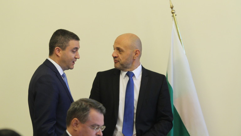 Пари за нов изтребител и за кораб са предвидени в Бюджет 2018 