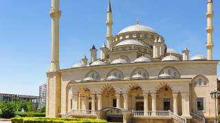 Путин и Кадиров в спор за най-красивата джамия