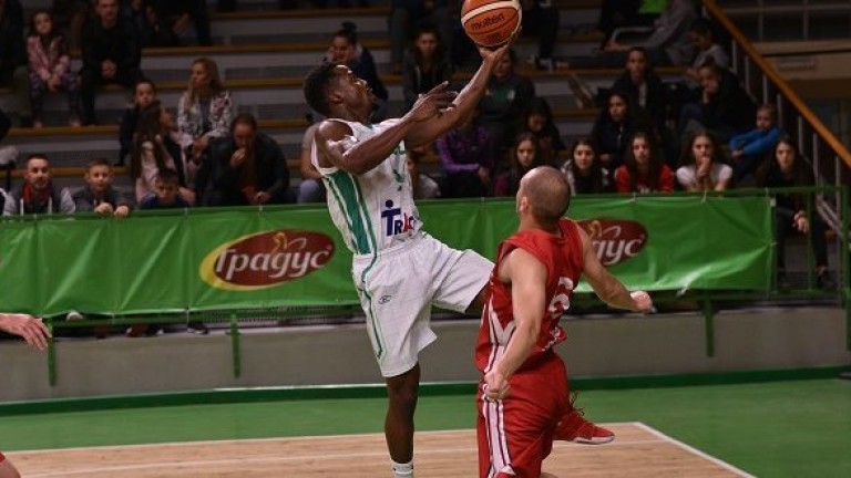 Берое мина границата от 100 точки и победи Академик