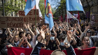 Хиляди противници на крайната десница протестираха днес из цяла Франция