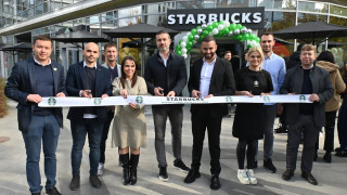 Днес 11 ноември от 10 00 ч световноизвестната кафе верига Starbucks®