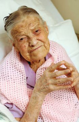Откриха най-старата девственица в света. Тя е на 105!