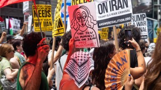 Антиизраелски активистки групи организираха митинг в подкрепа на Иран на