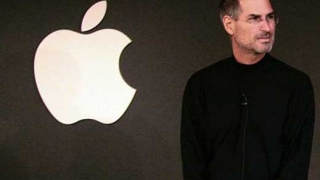 Стив Джобс "погреба" флаш технологията