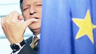 Барозу: Спадът на долара е глобална грижа