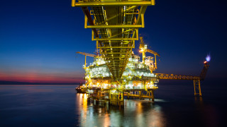 Турция търси нефтени находища в източната част на Черно море обяви министърът