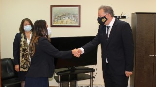 Дарение от Офиса за военно сътрудничество за Националния център по