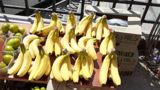 Кило банани на пазар в Париж струва едно евро В