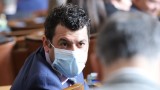  Депутатите желаят да работят с маска, с цел да не се заразят един различен 