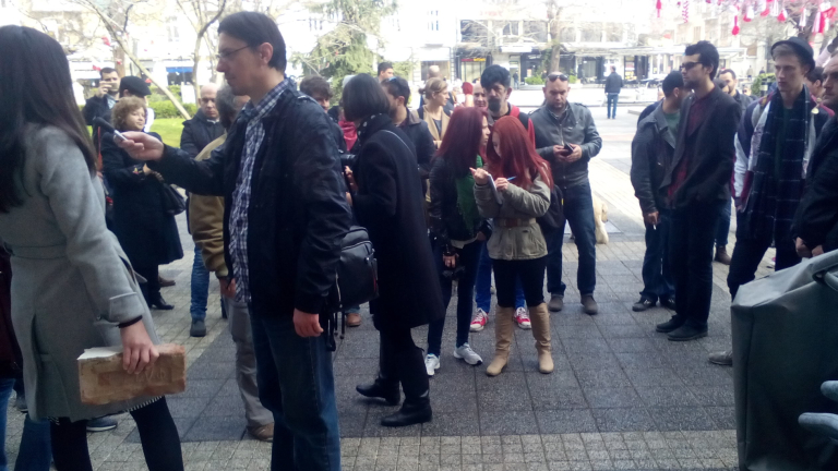 Във Варна хора протестират срещу намерението за добив на шистов