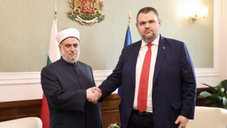 Главният мюфтия Мустафа Хаджи поздрави Делян Пеевски председател на ДПС