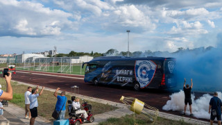 Новият автобус на Спартак Варна участва в леко ПТП  сподели 